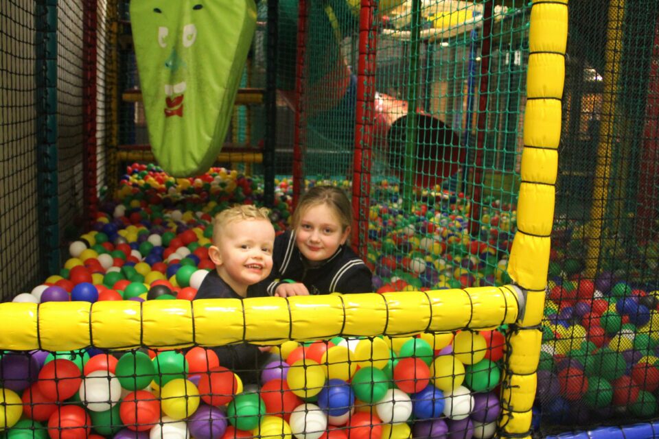 Binnenspeeltuin -  vakantiepark Marveld Recreatie