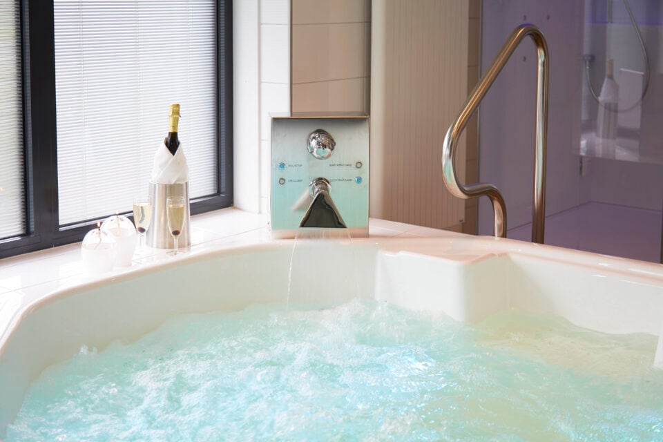 Marveld badkamer Luxe Vijver Villa