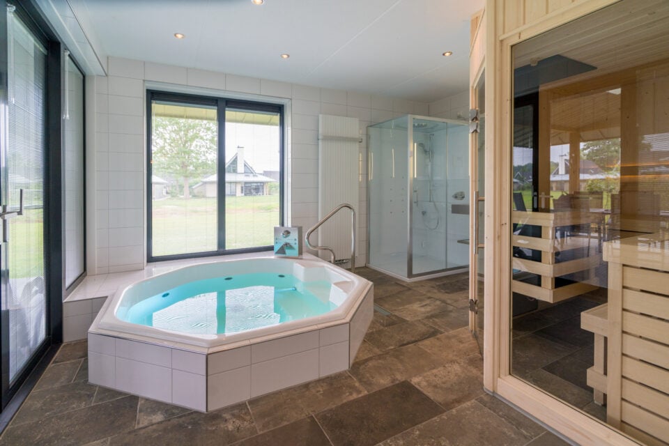 Marveld badkamer Luxe Vijver Villa
