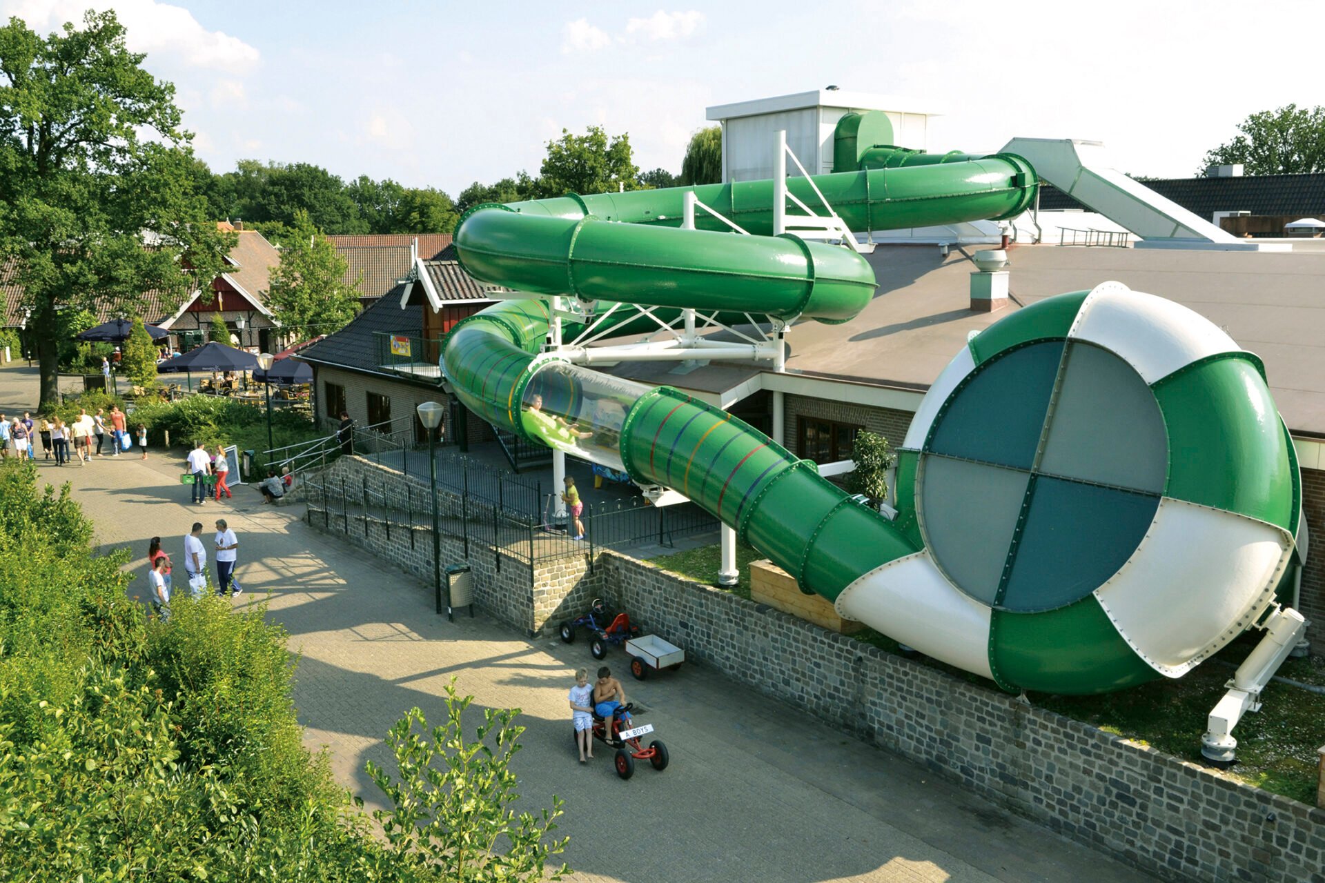 De Crazy Cone waterglijbaan bij Marveld Recreatie